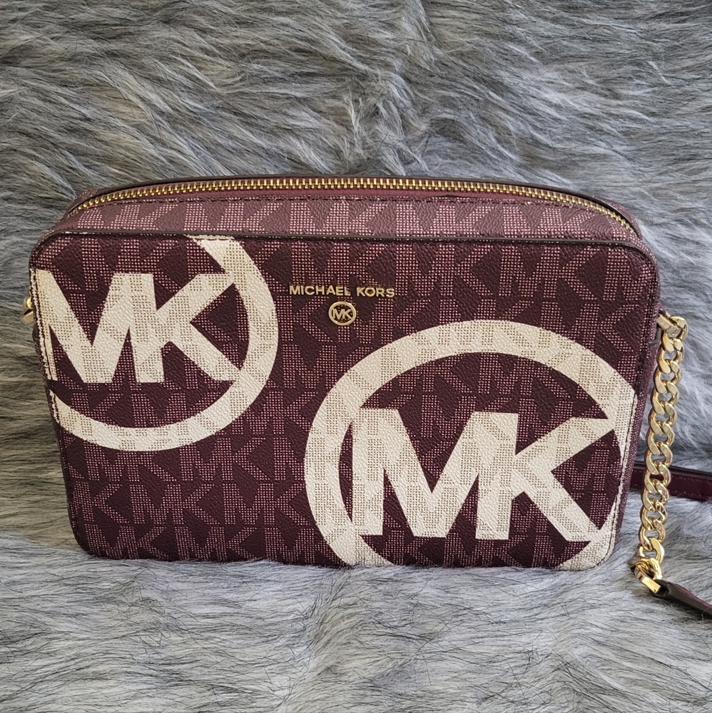 *SOLD* Rare Michael Kors Jet Set Charm Bag
